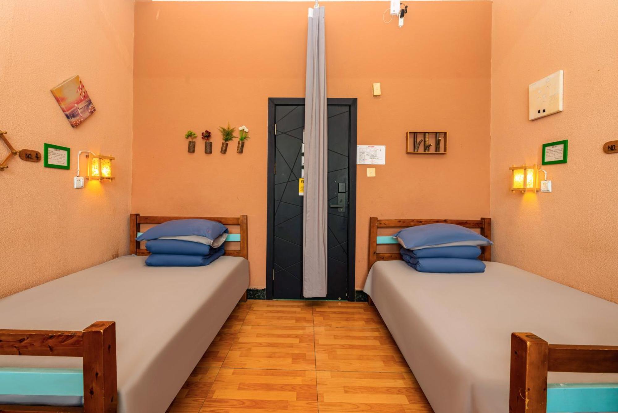 Chengdu Dreams Travel International Youth Hostel Exterior photo