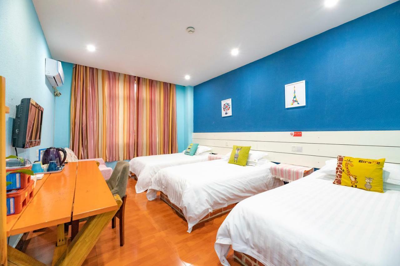 Chengdu Dreams Travel International Youth Hostel Exterior photo